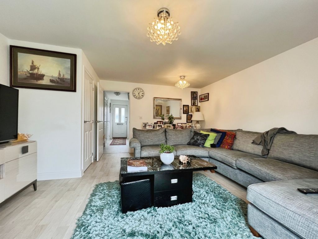 Property photo 3 of 14 Pbox-Img.Jpeg