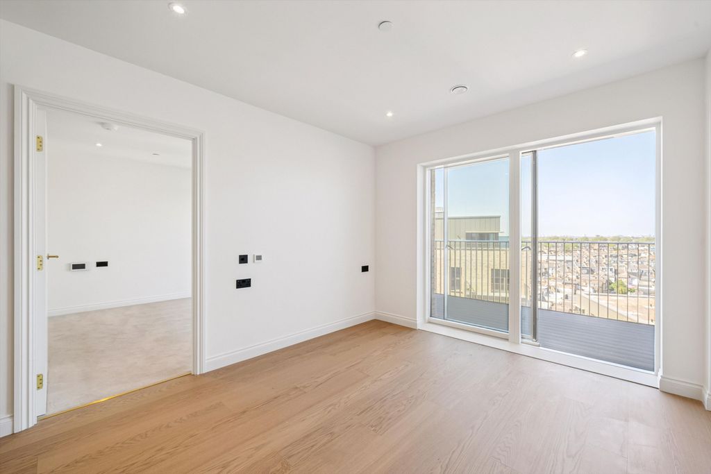 Property photo 2 of 7 Image