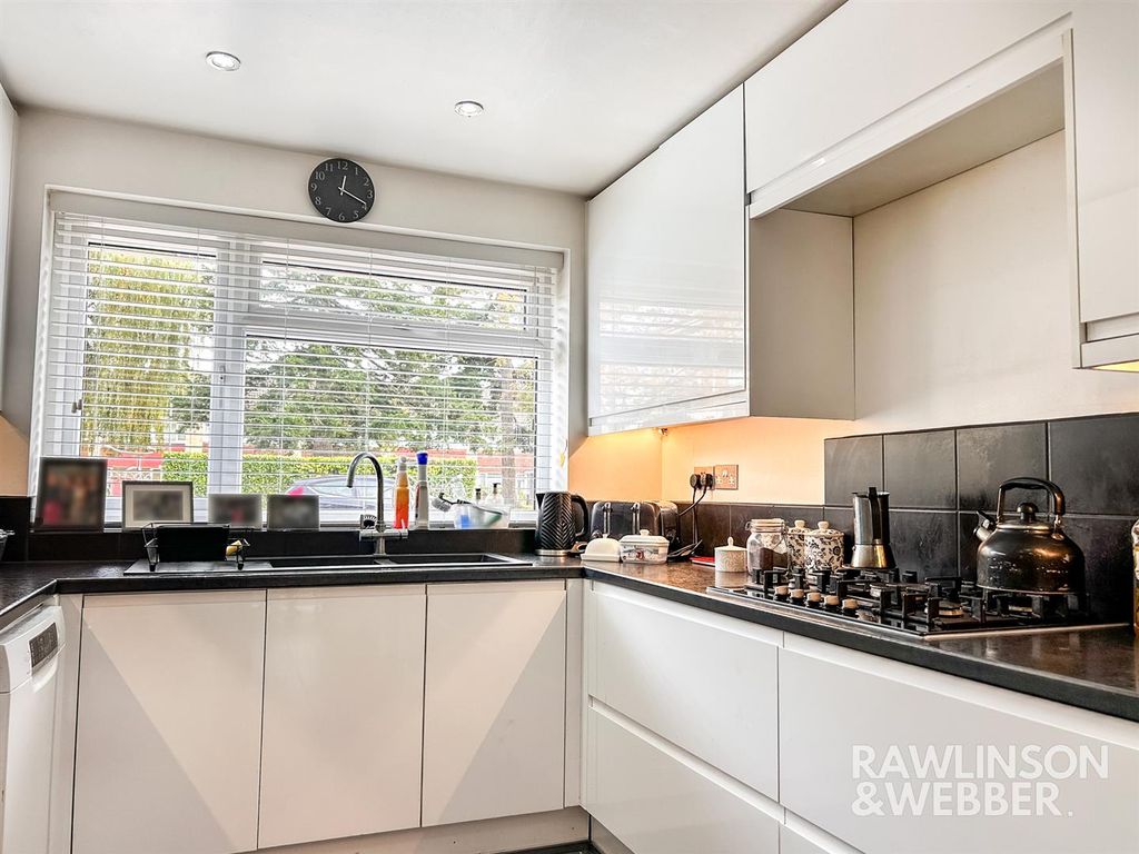 Property photo 2 of 14 Img_1879.Jpg