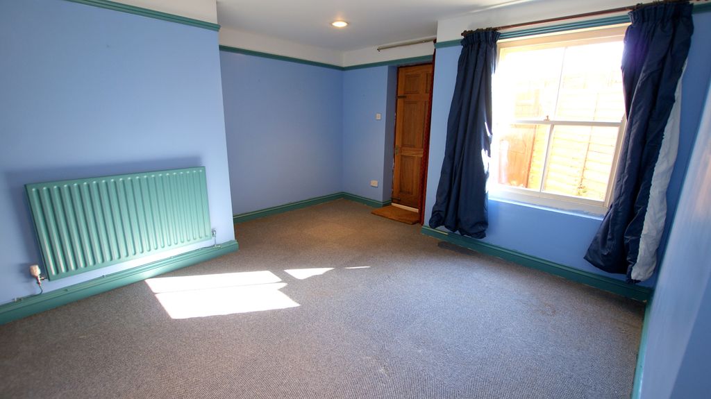 Property photo 2 of 8