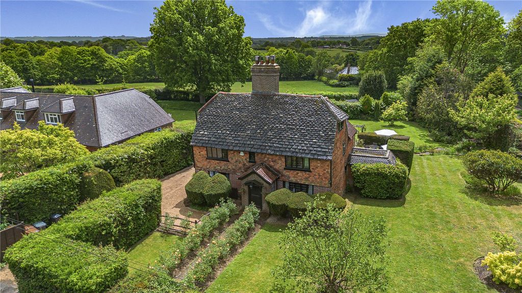 Property photo 1 of 34 Old Heatherwode