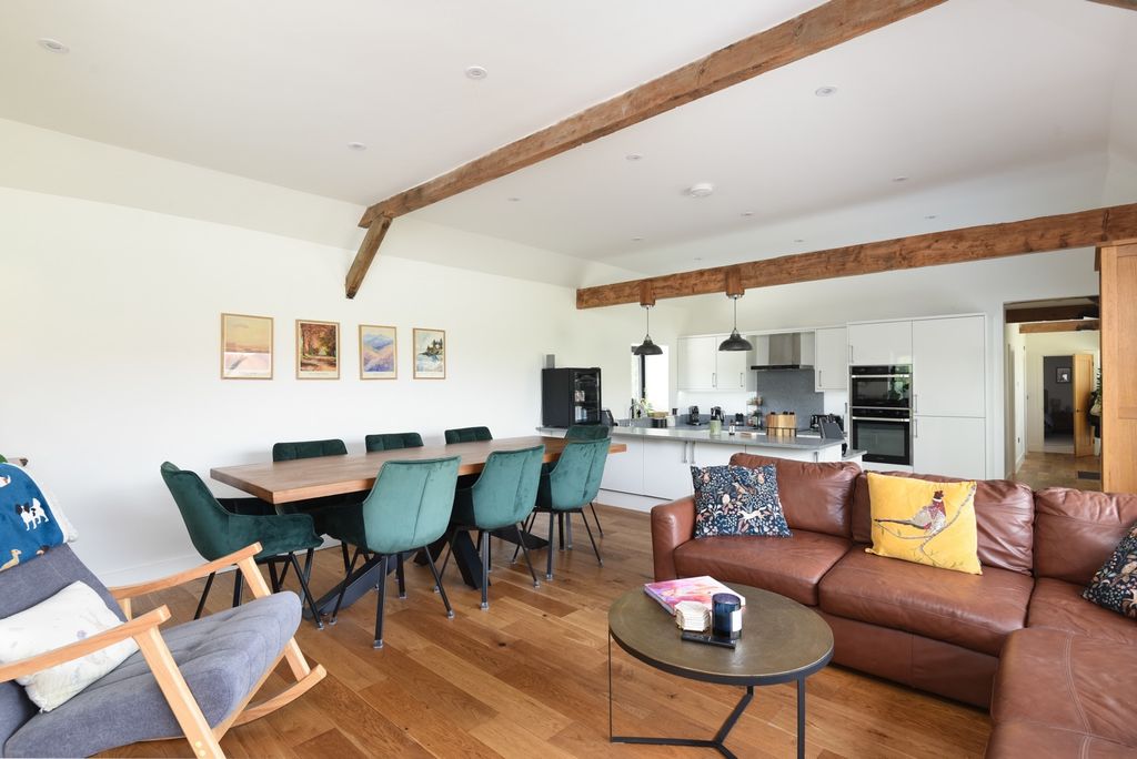 Property photo 2 of 30 5164177