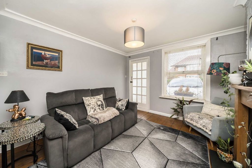 Property photo 2 of 7