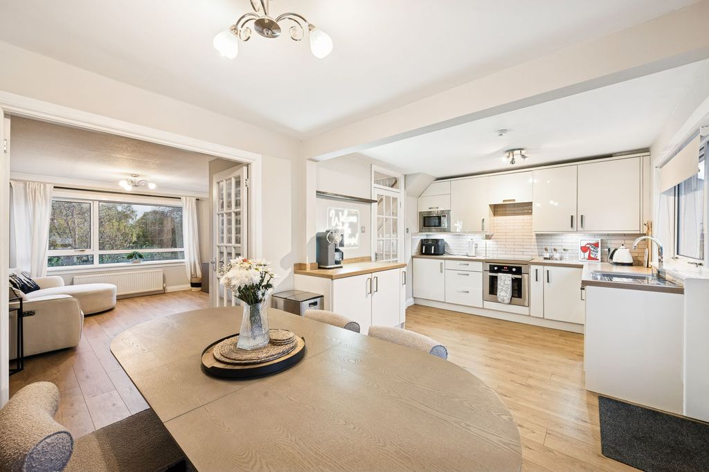 Property photo 2 of 31 Kitchen/Dining/Lounge Area