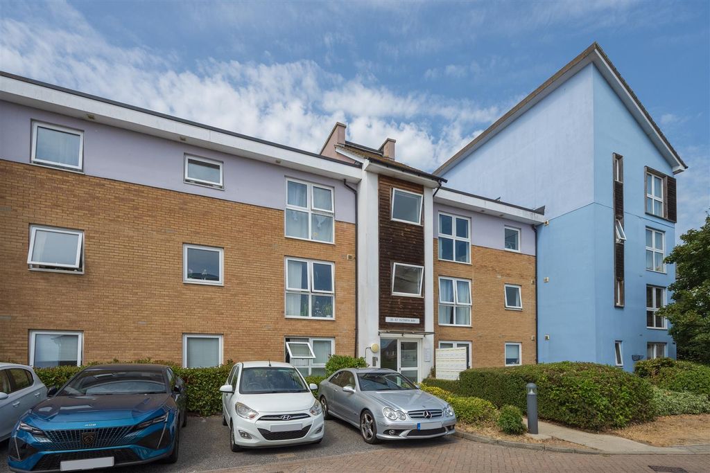 Property photo 1 of 13 Olympia Way, Whitstable