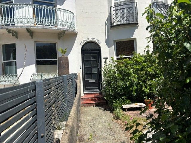 Property photo 2 of 14