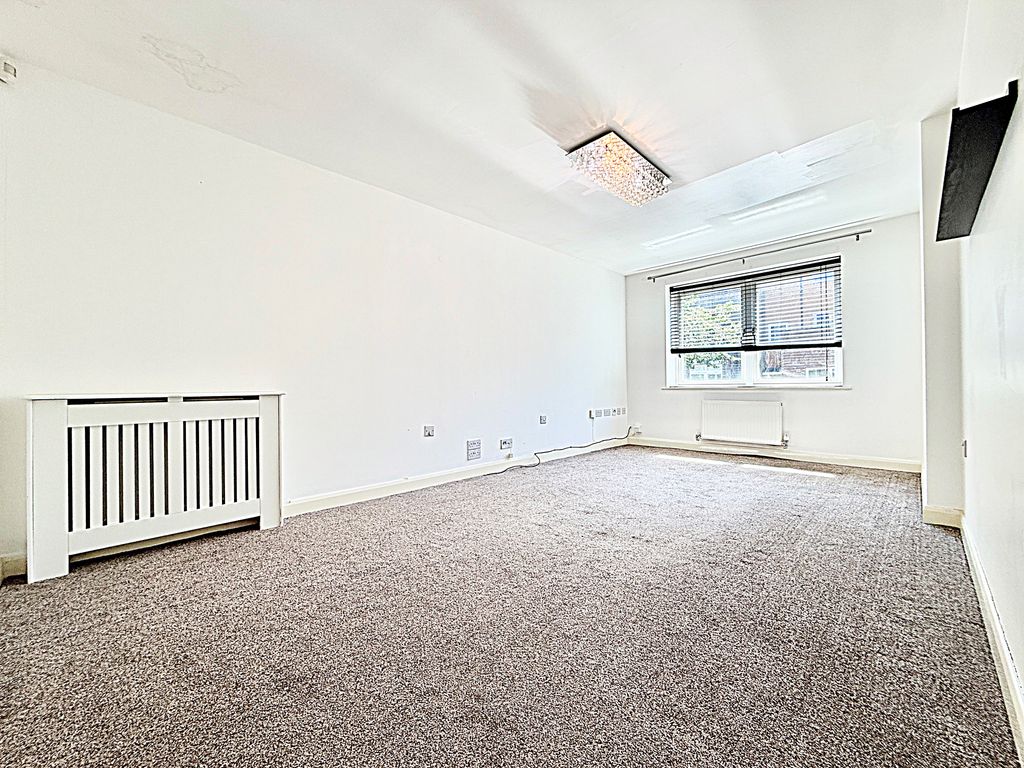 Property photo 3 of 26