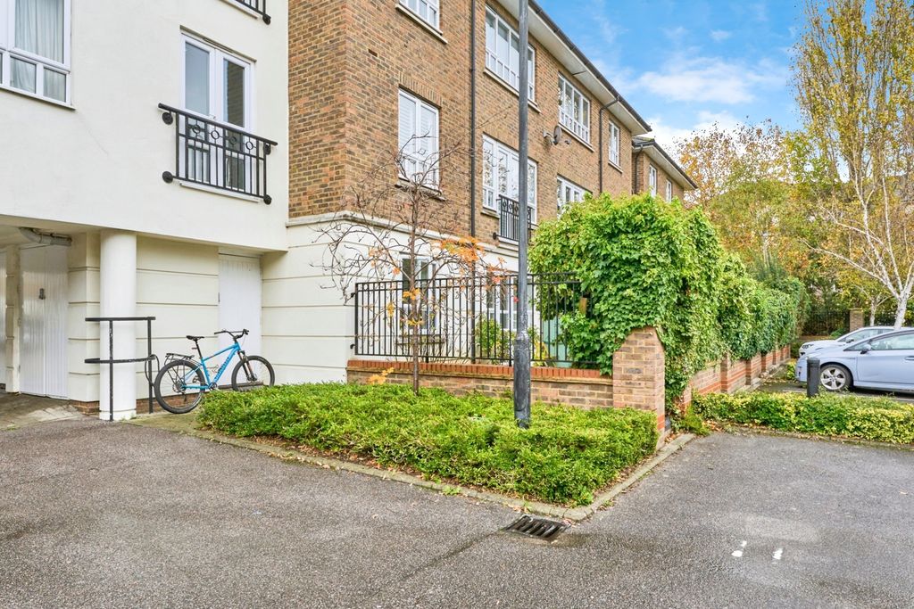 Property photo 1 of 8 Photo