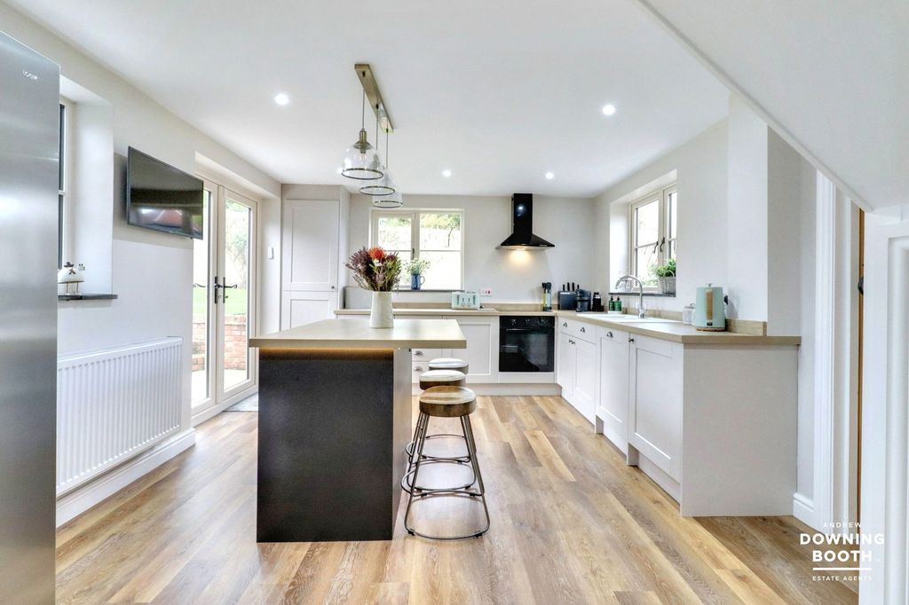 Property photo 3 of 36