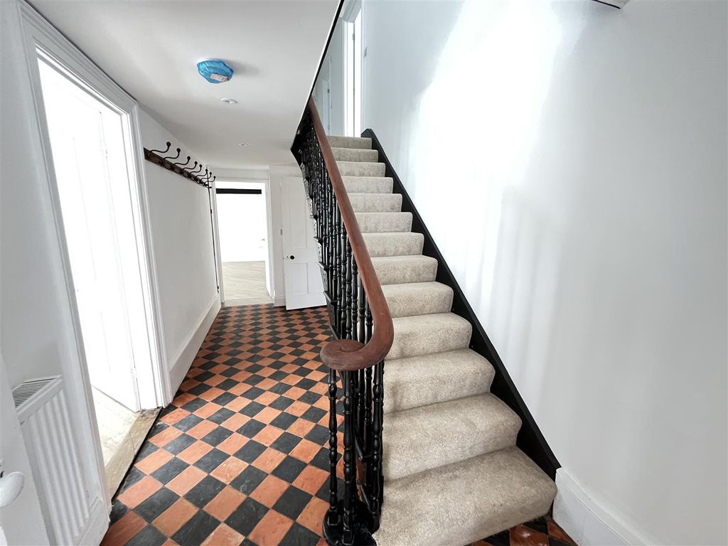 Property photo 2 of 17 Entrance Hallway.Jpeg