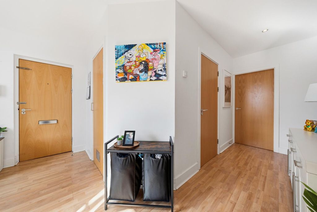 Property photo 3 of 19 Hallway