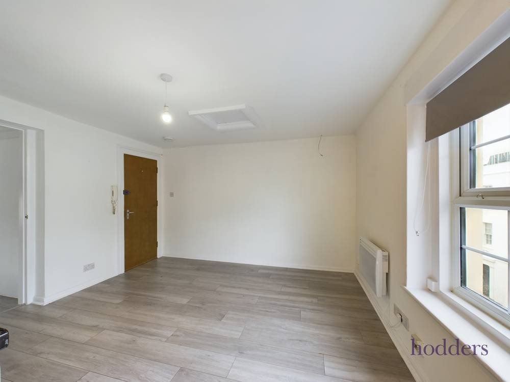 Property photo 3 of 6 Picture No. 05