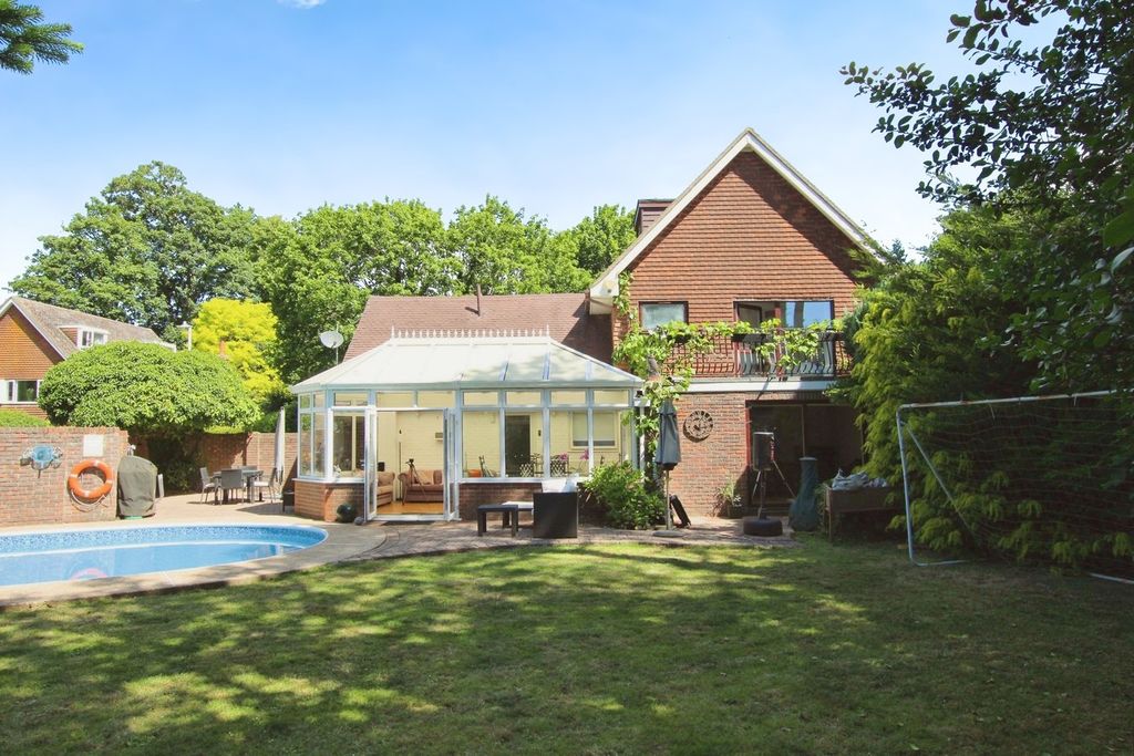 Property photo 1 of 24