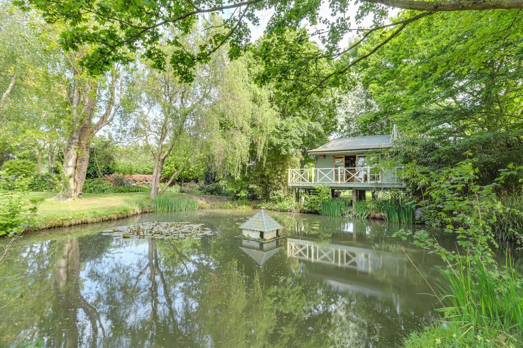 Property photo 3 of 52