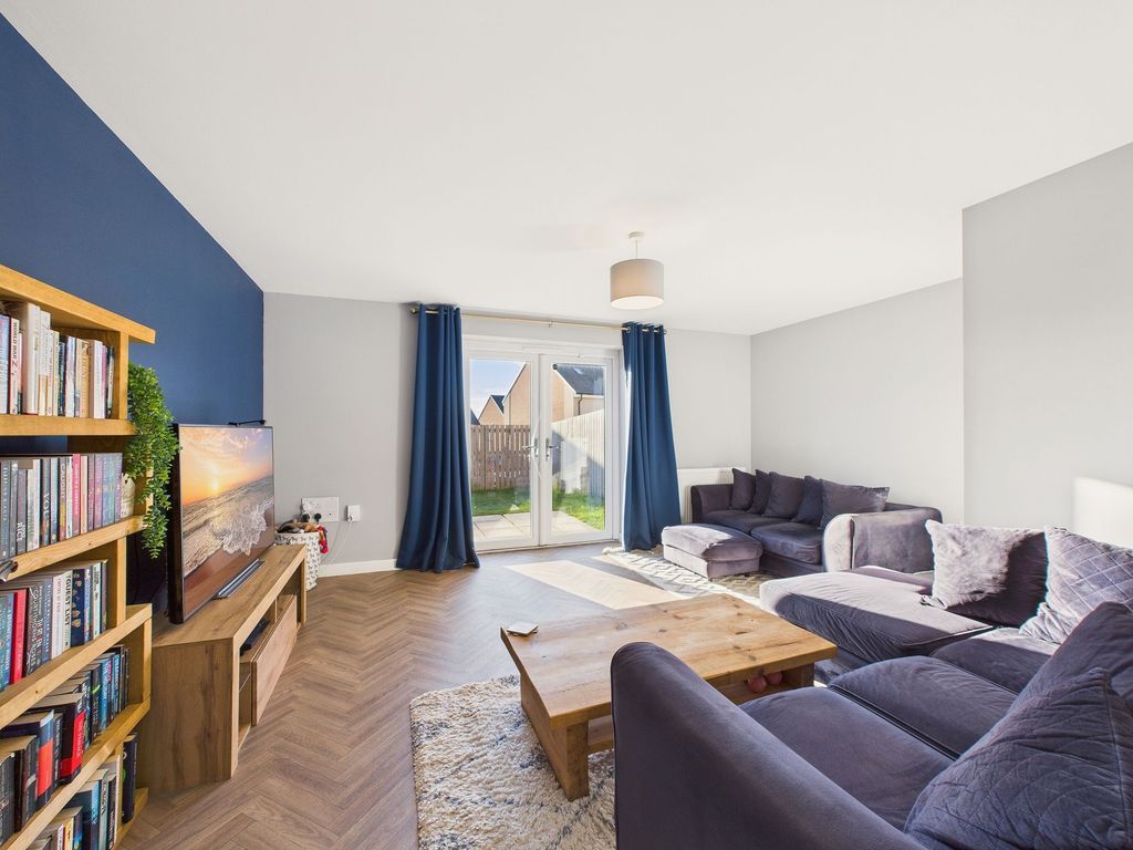 Property photo 2 of 9 Lounge