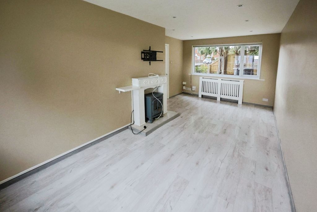 Property photo 3 of 13 Pbox-Img.Jpg