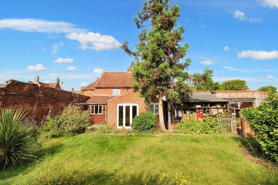 Property photo 2 of 23