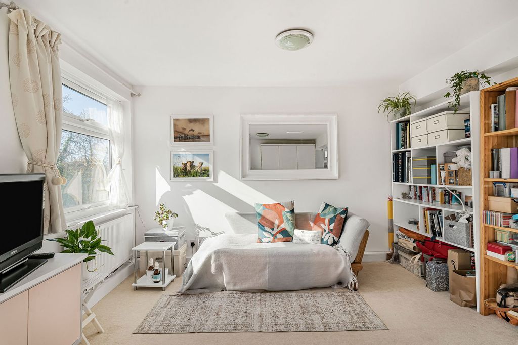 Property photo 2 of 8