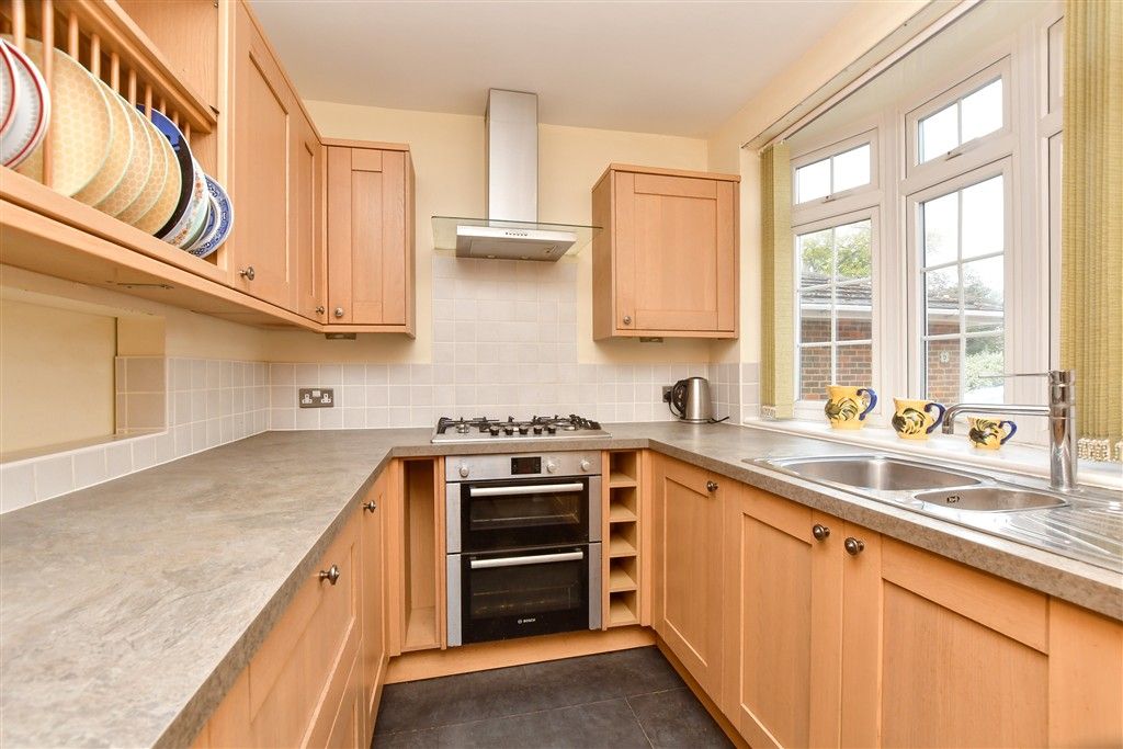 Property photo 2 of 16 Kitchen
