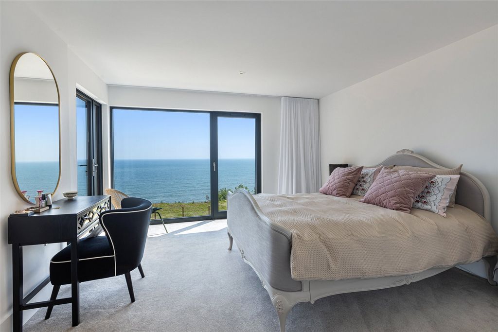 Property photo 1 of 17 Show Home