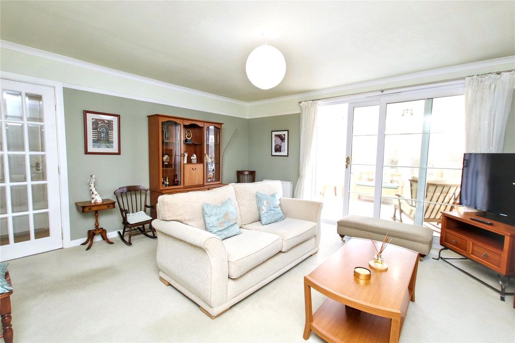 Property photo 3 of 25 Living Room