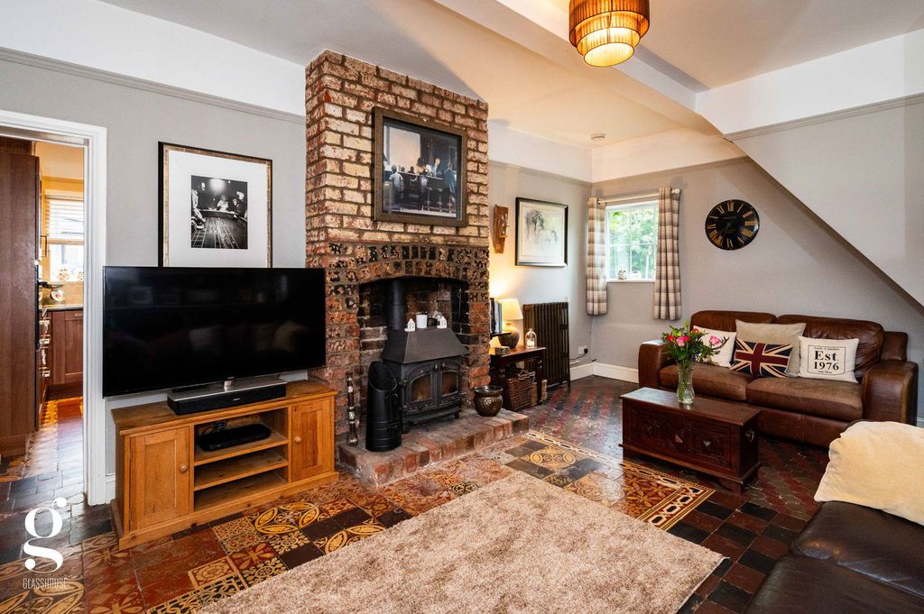 Property photo 2 of 28