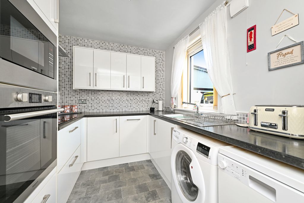 Property photo 3 of 9 Property Image 3