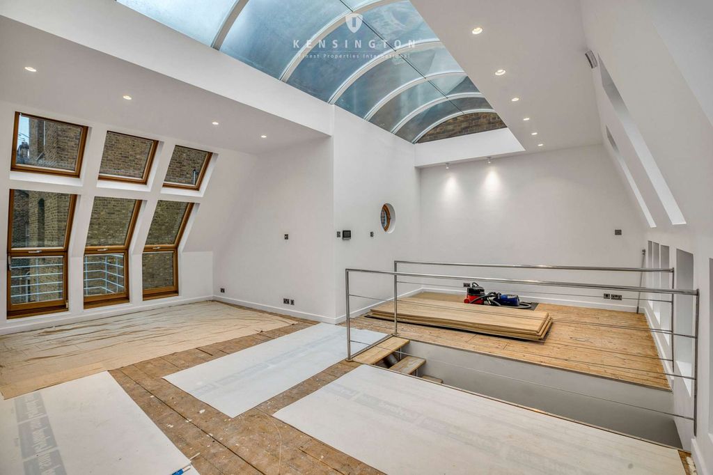 Property photo 2 of 38