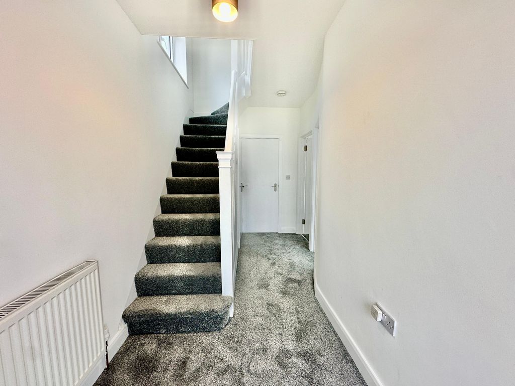 Property photo 2 of 27