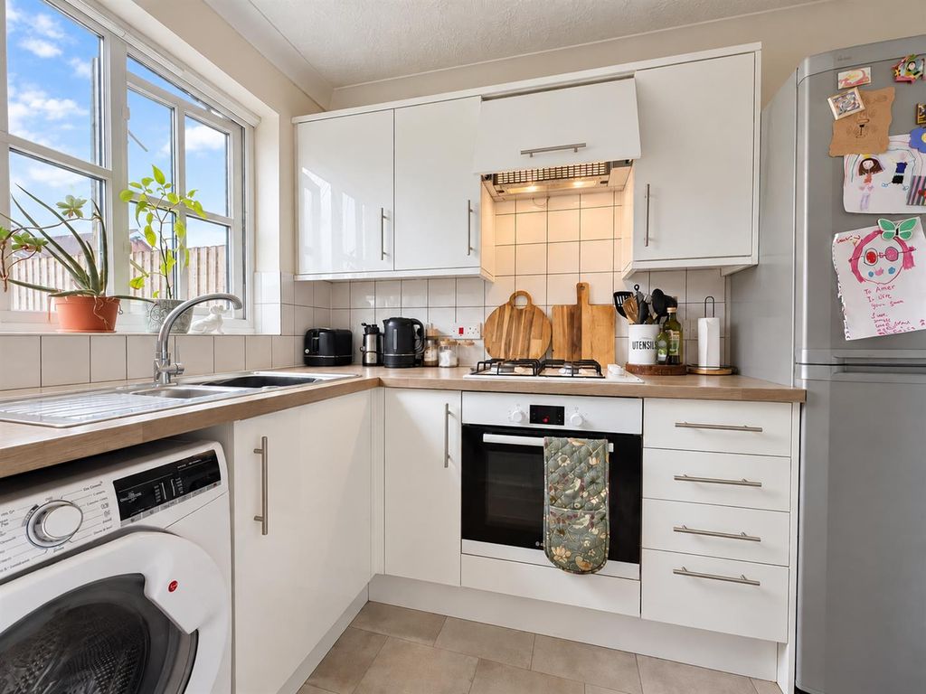 Property photo 3 of 14 Kitchen2.Png