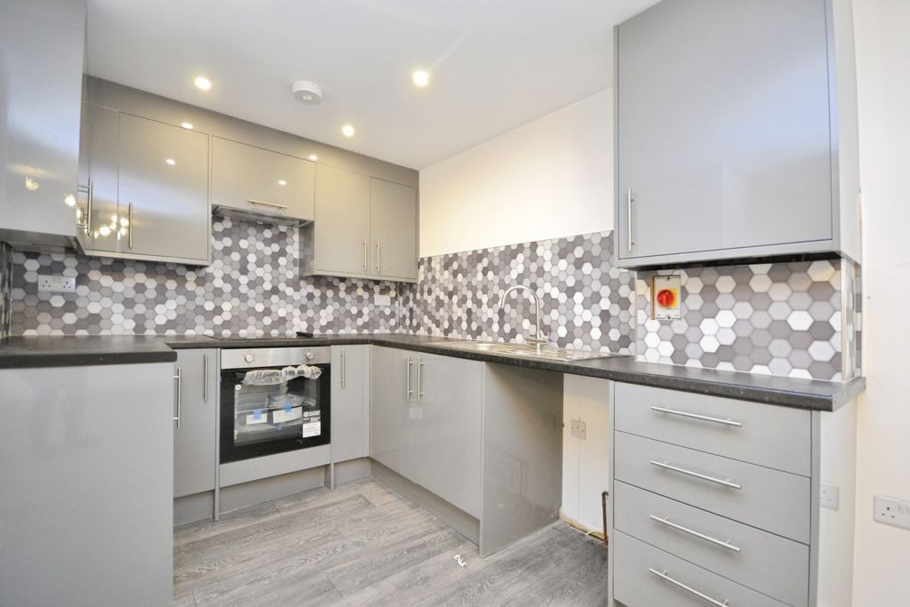 Property photo 2 of 5 Kitchen