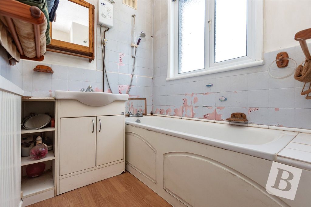 Property photo 3 of 23 Bathroom