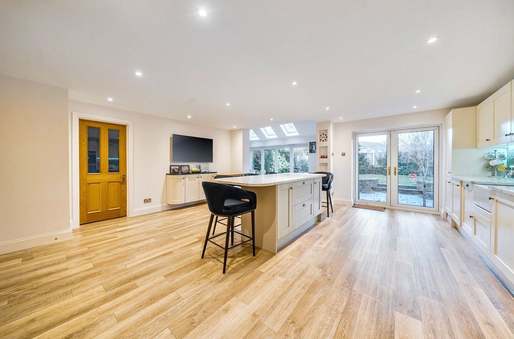 Property photo 2 of 28 Picture No. 41