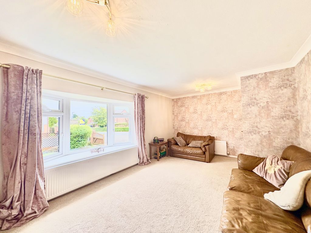 Property photo 2 of 32