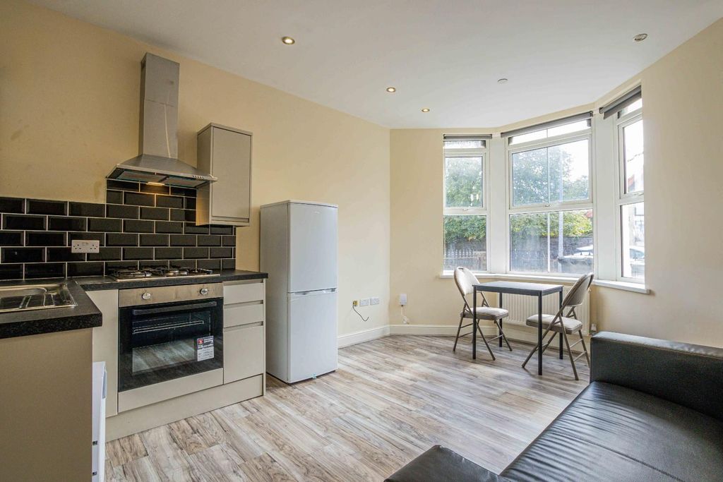 Property photo 1 of 8 Img.Jpg