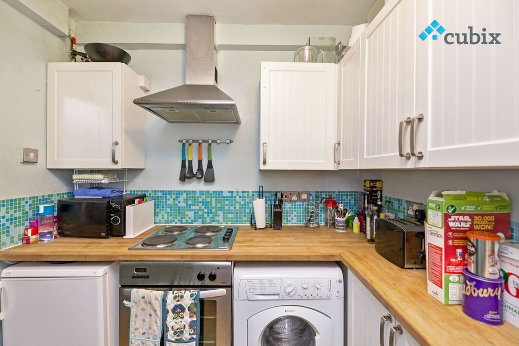 Property photo 2 of 19