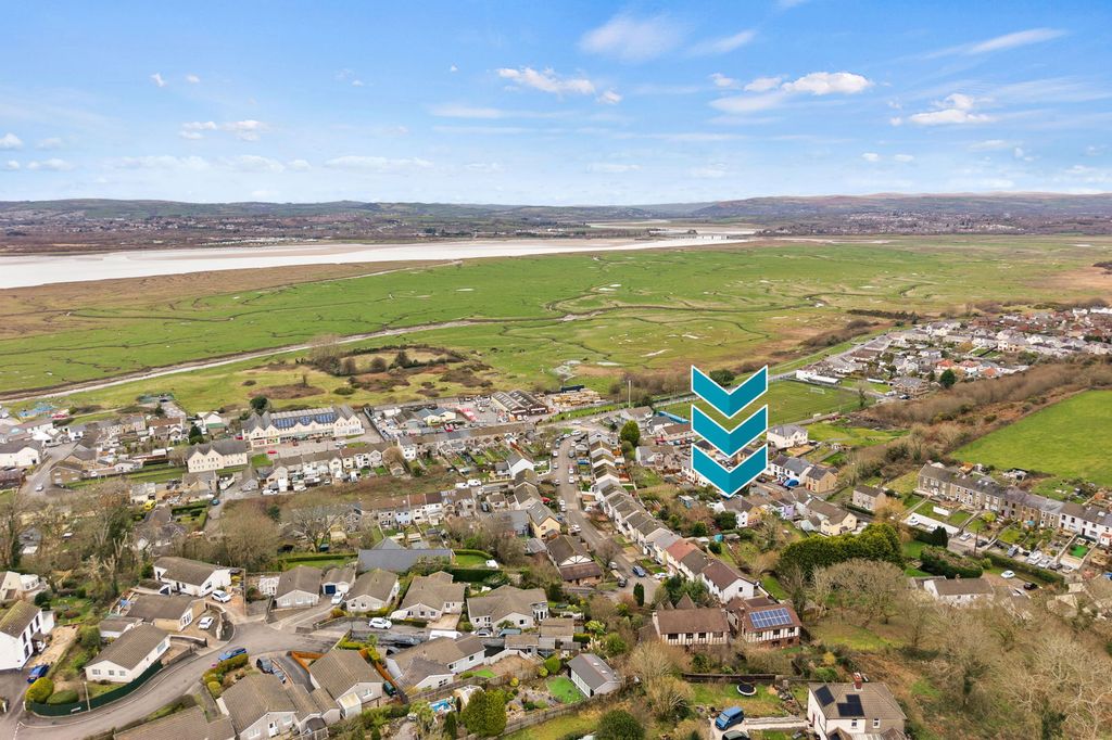 Property photo 3 of 32