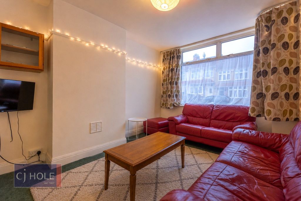Property photo 2 of 13 Picture No. 26