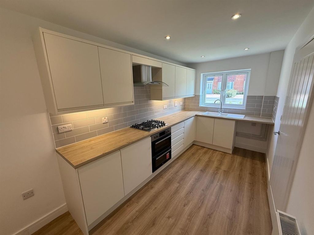 Property photo 2 of 13 Plot 455 Kitchen.Jpg