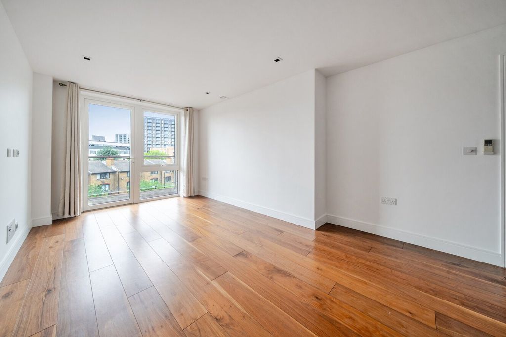 Property photo 2 of 14 Picture No. 08