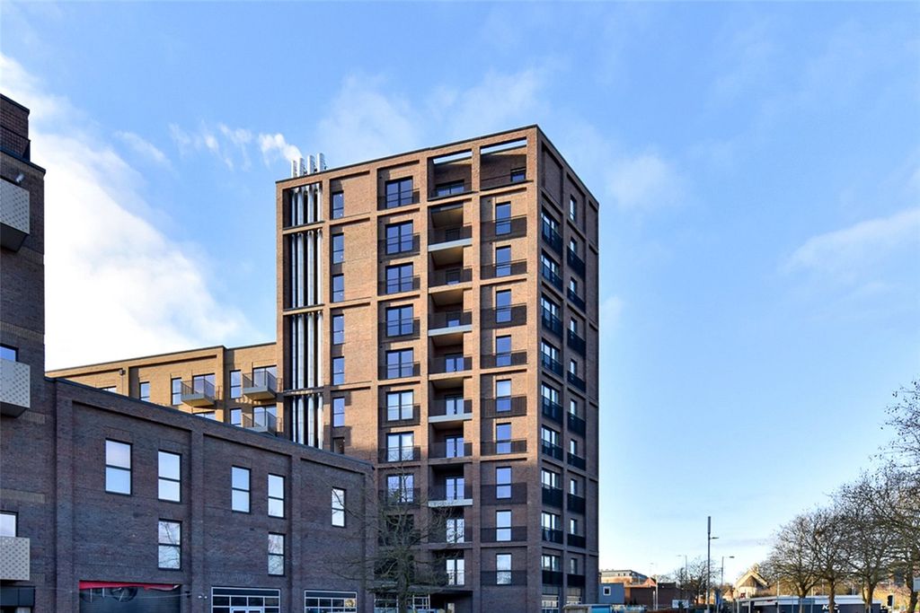 Property photo 1 of 7 (Main)