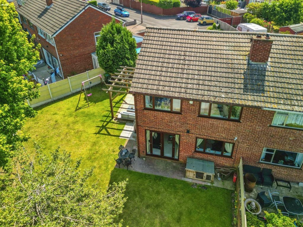 Property photo 2 of 27