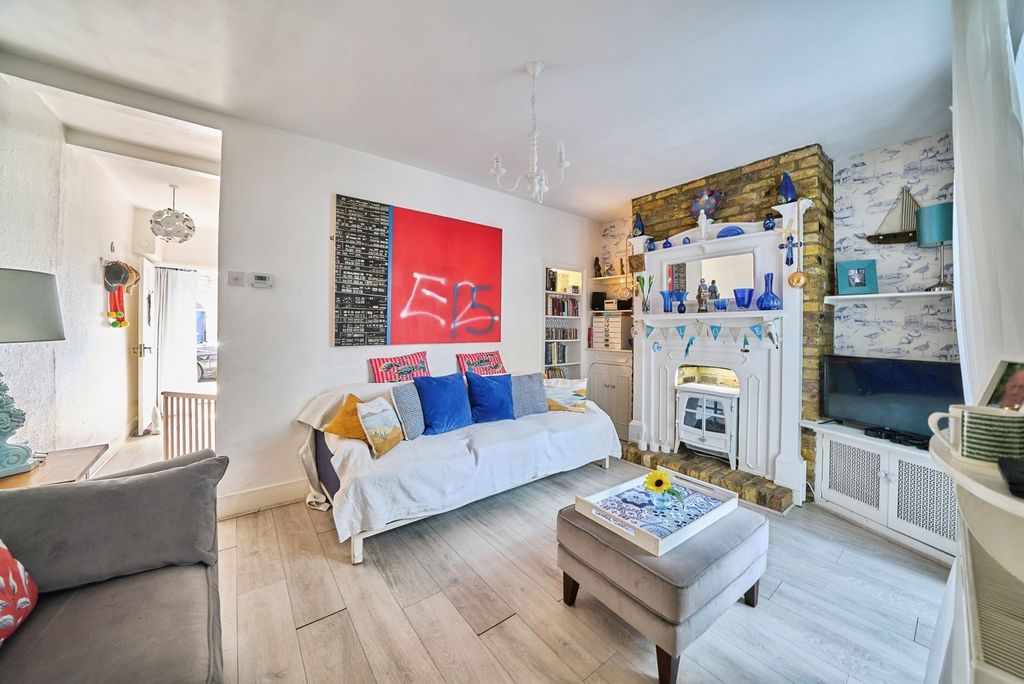 Property photo 3 of 31 Pbox-Img.Jpg