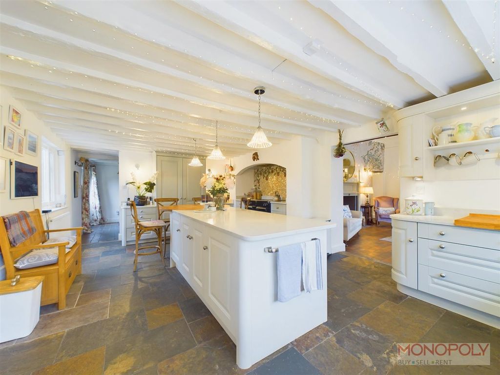 Property photo 2 of 38 Cam01943G0-Pr0202-Still035.Jpg