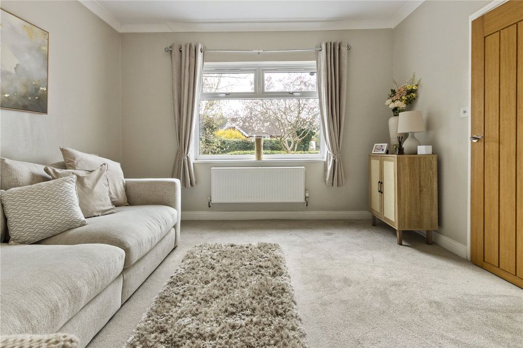 Property photo 2 of 43 Picture No. 44