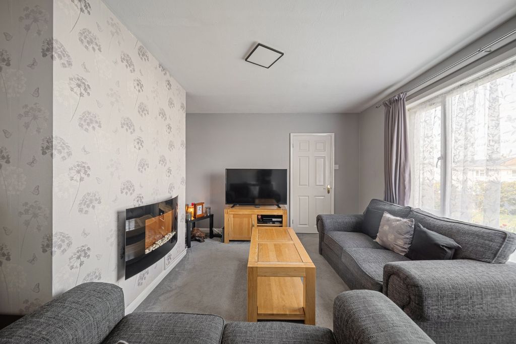 Property photo 2 of 16 5054952