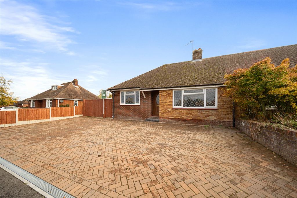 Property photo 3 of 14 Charlton Lane-17.Jpg