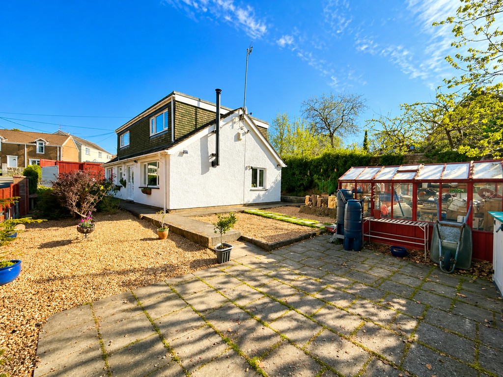 Property photo 1 of 28 98A584E5-F4C3-415B-8583-8B1A6B25B3Ed