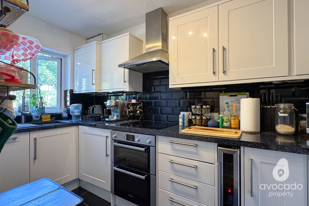 Property photo 2 of 16 5361983