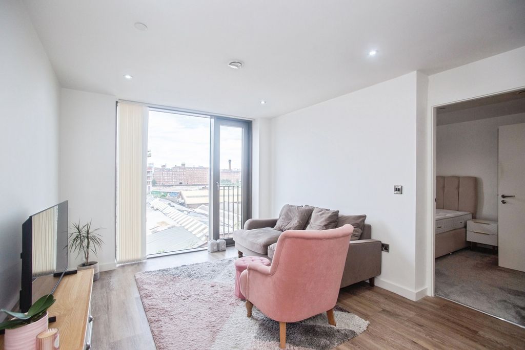 Property photo 2 of 12 Pbox-Img.Jpg